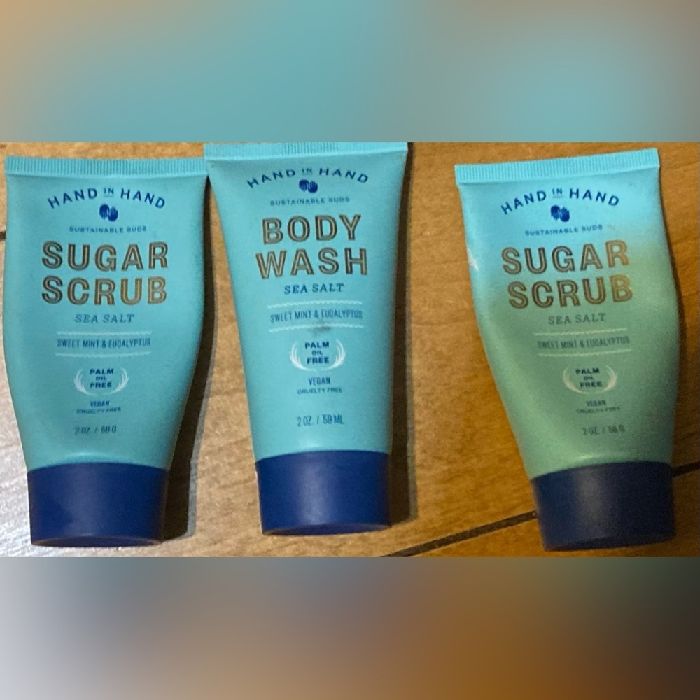 NWT Hand In Hand 2 oz Bottles Of Sugar Scrub and Body Wash
